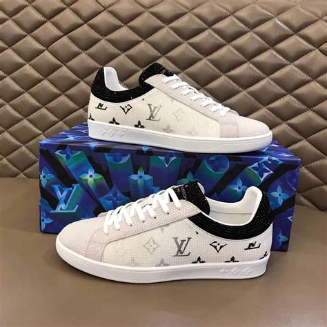 louis vuitton men's sneakers official store.